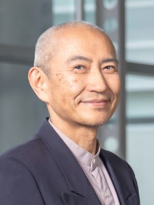 平山　育男