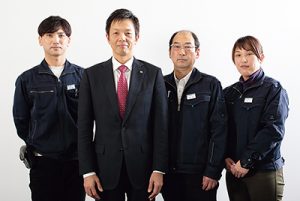 新潟精機株式会社 代表取締役社長 五十嵐 利行 氏 執行役員 技術本部 本部長 真保 盛雄 氏 技術開発課兼商品情報課 課長代理 本田 剛治 氏 技術開発課兼商品情報課 森山 蓉子 氏