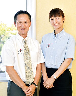 フジイコーポレーション株式会社　総務部 シニアアドバイザー　清水　和夫 氏／総務部 広報・システム管理　森田　理恵 氏