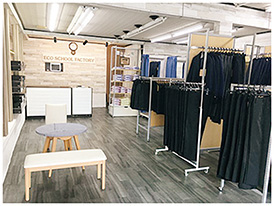 制服のリユース専門店「Eco　School　Factory」の内観