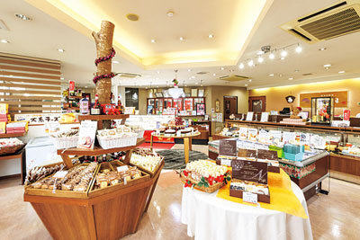 多くの和洋菓子を取り揃えるナカシマ・糸魚川店