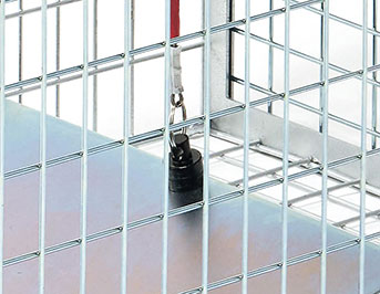 「災害で逃げた猫」を保護するために開発した商品。しかけに磁石が使用され（特許取得）、猫が傷つきません。