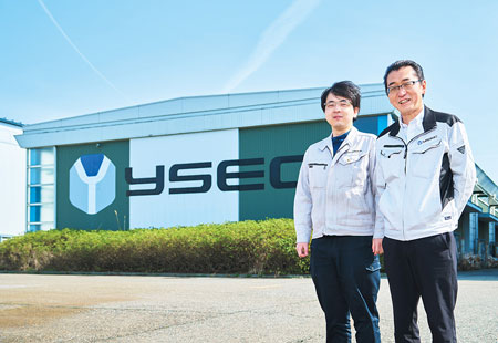 開発室　室長　阿部和幸 氏 ／ 開発室　係長　黒川将太 氏