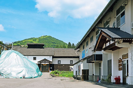 世界でも有数な降雪量を誇る地にある玉川酒造